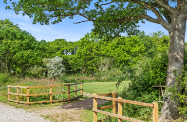 Ext field entrance 1200x700